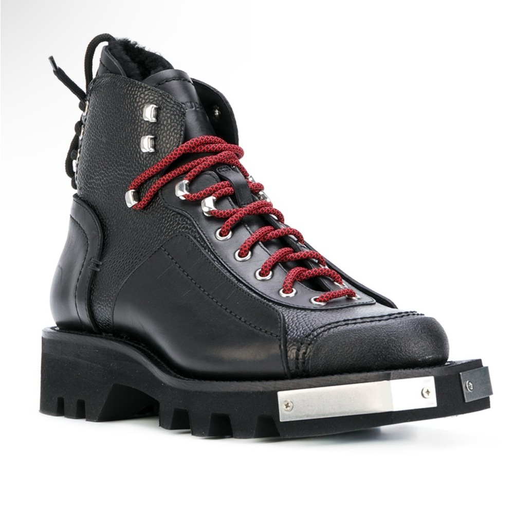 RARE dsquared2 shearling lined boots size 40. Unisex